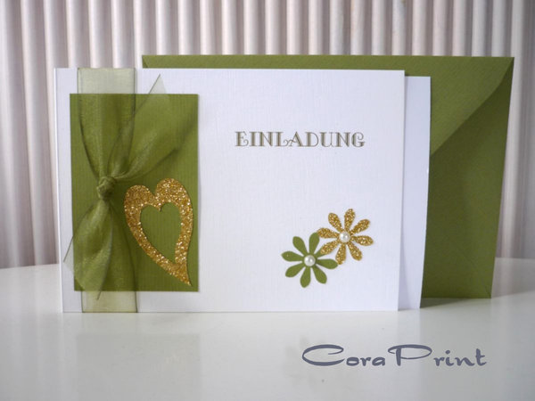Einladung mit Herz in oliv und gold mit Kuvert oliv & Einleger