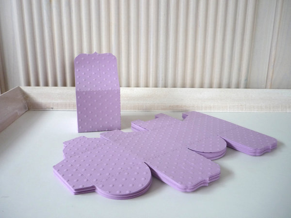 Geschenkschachtel - Gastgeschenke violett mit Pünktchenprägung 5 Stück