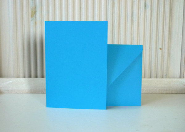 10 Doppelkarten A6 karibic blau mit Kuvert - 210/120 g/m²