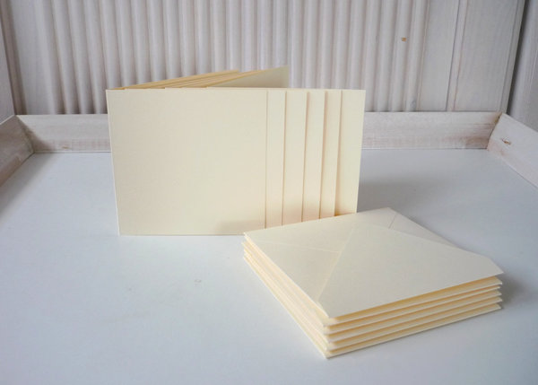 10 kleine Doppelkarten quadratisch natur 10x10 cm mit passenden Kuverts